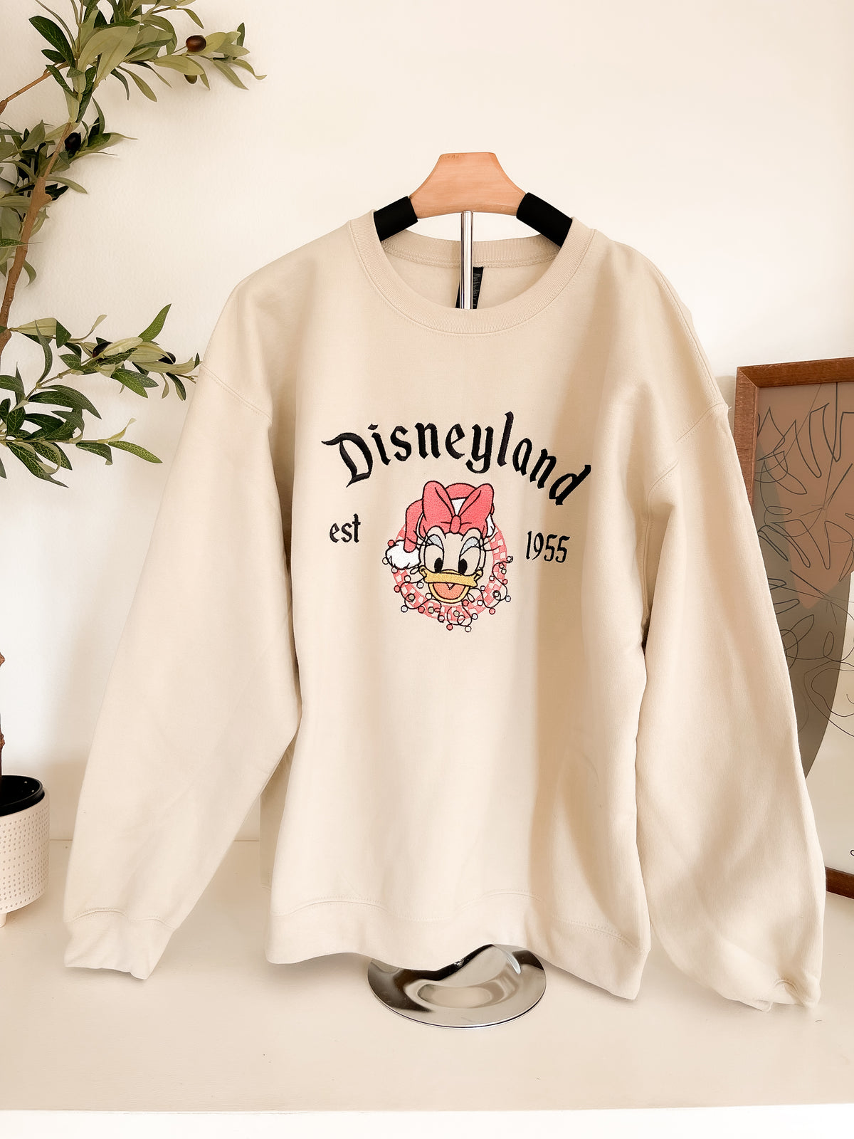 Daisy Holiday Wreath Embroidered Adult Shirt